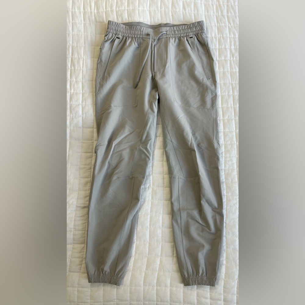 Lululemon Men’s License to Train LTT Joggers Size M Seal Grey
